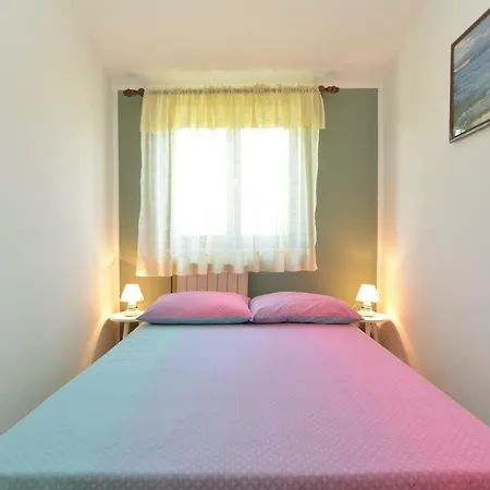 Mario 1679 Apartment