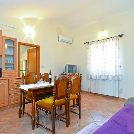 Apartment Mario 1679 *